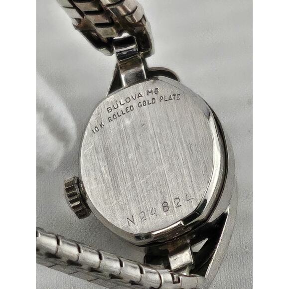 1968 Ladies Bulova 17 jewel "Leading Lady" Cocktail Watch Band Mint Condition - Picture 12 of 16